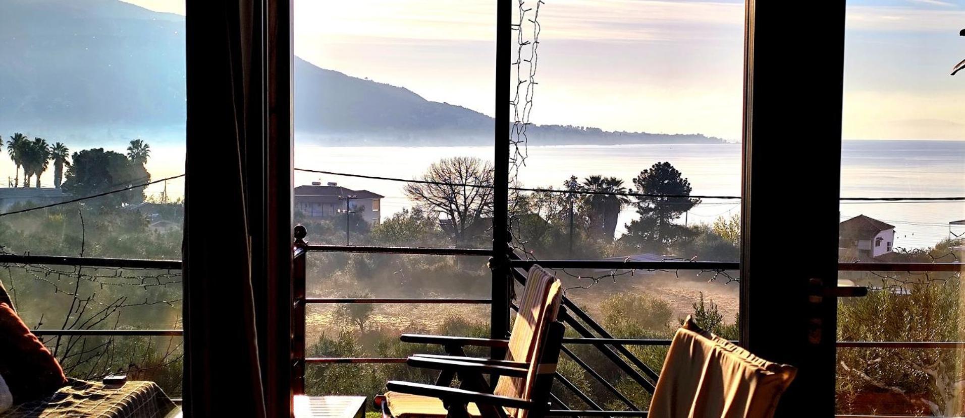 דירות לאוטרה אדיפסאו Cozy House With Amazing View! מראה חיצוני תמונה