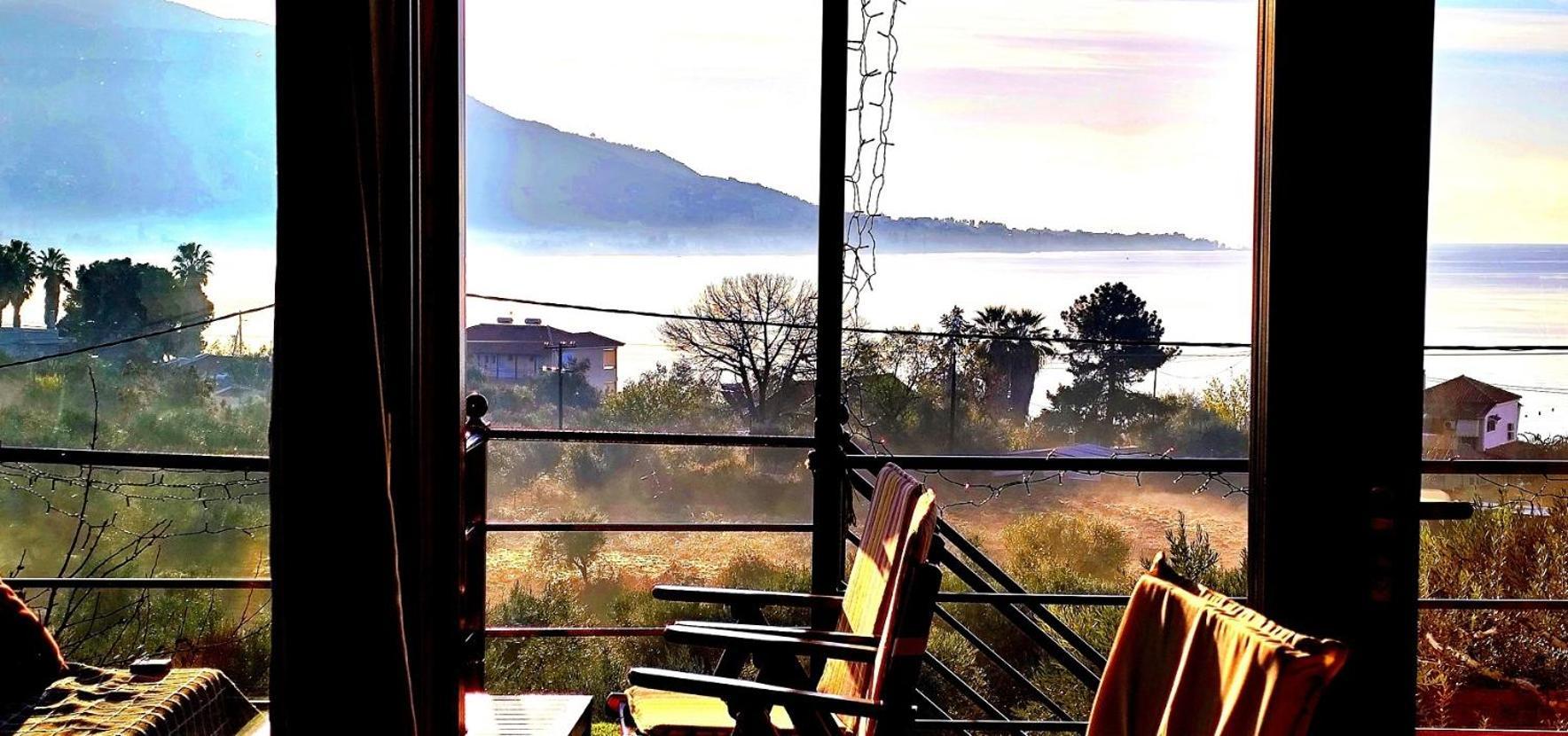 דירות לאוטרה אדיפסאו Cozy House With Amazing View! מראה חיצוני תמונה