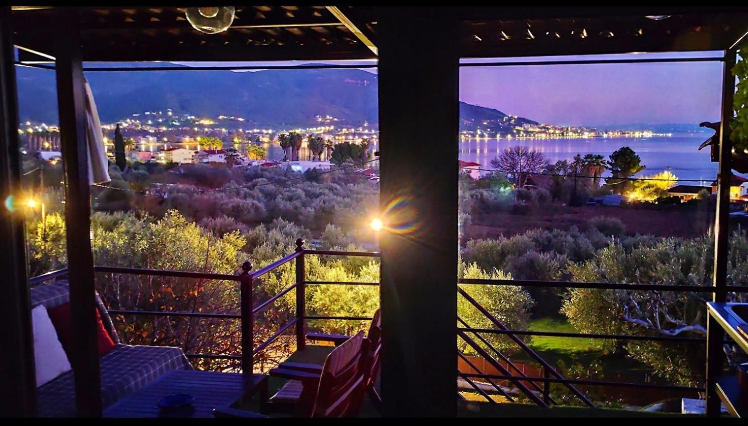 דירות לאוטרה אדיפסאו Cozy House With Amazing View! מראה חיצוני תמונה